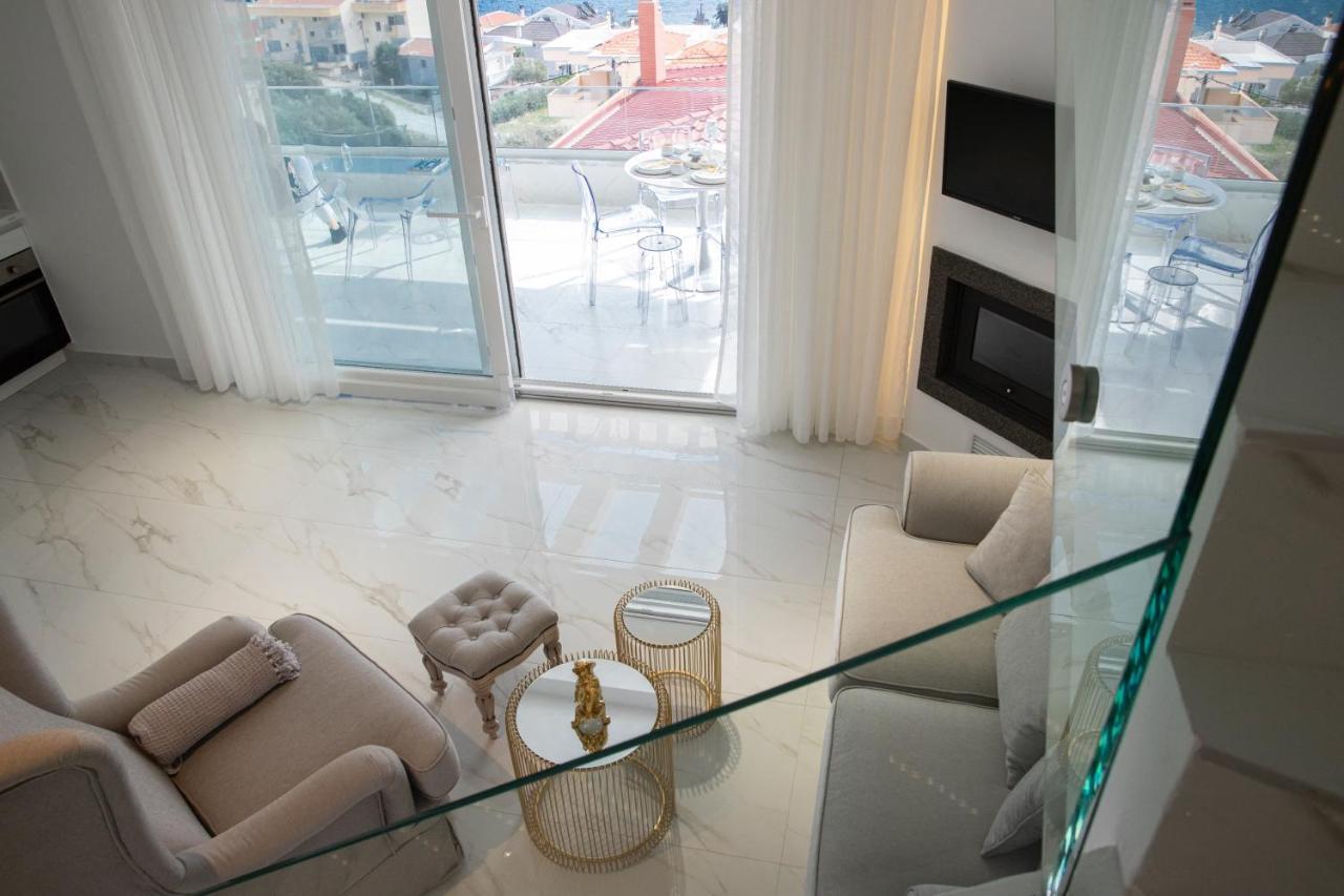 Dk Luxury Suite Néa Péramos エクステリア 写真