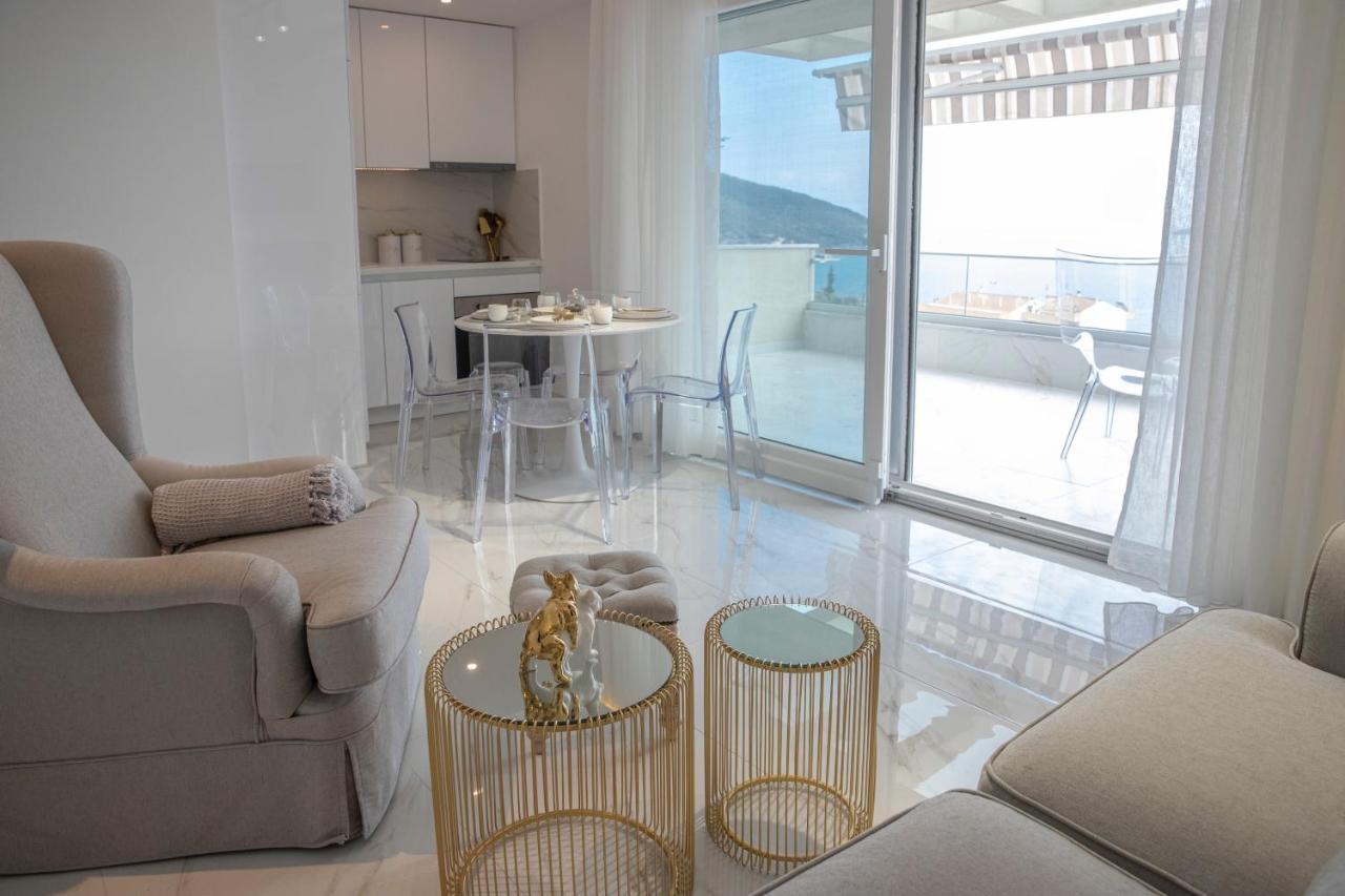 Dk Luxury Suite Néa Péramos エクステリア 写真