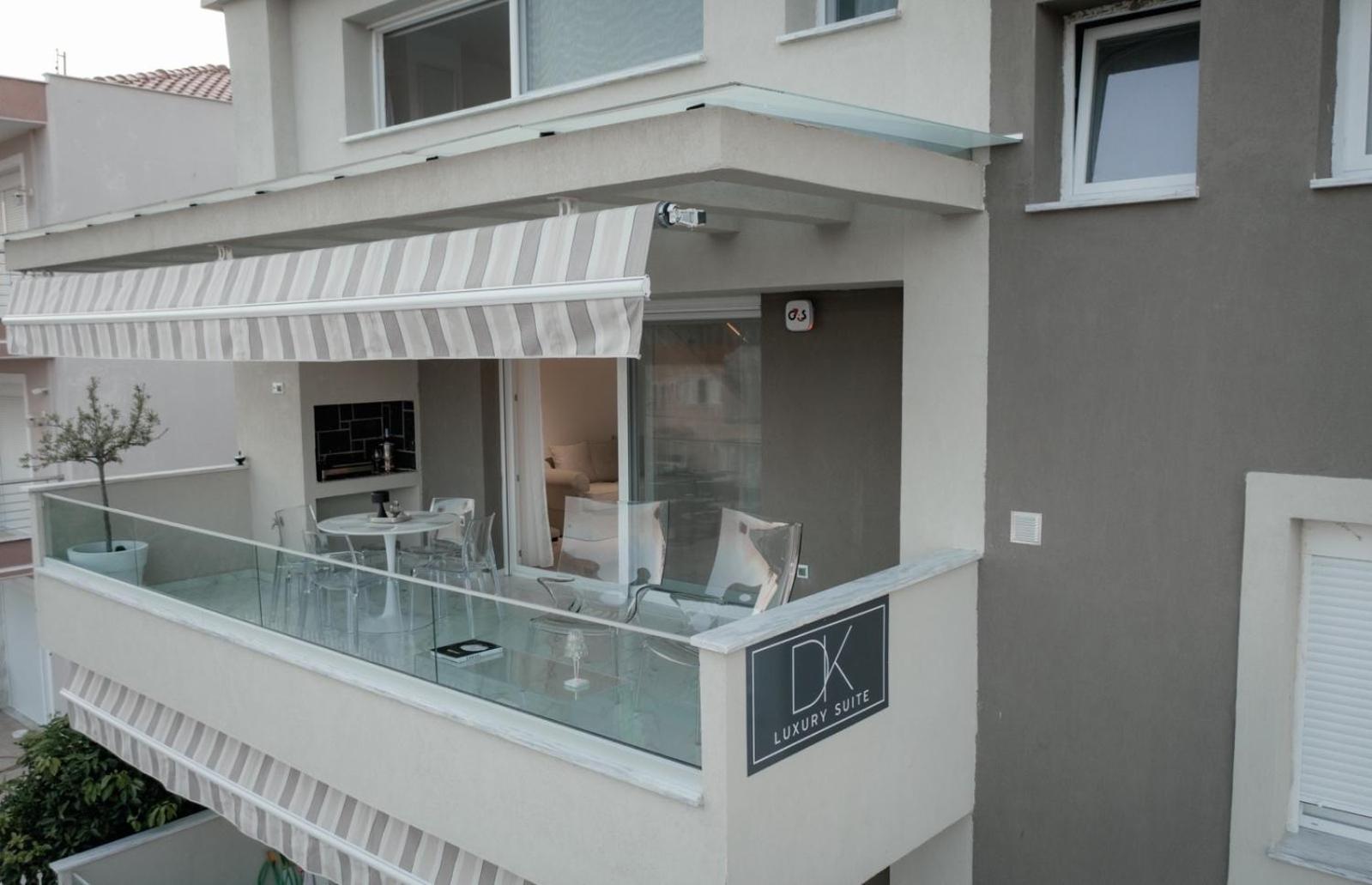 Dk Luxury Suite Néa Péramos エクステリア 写真